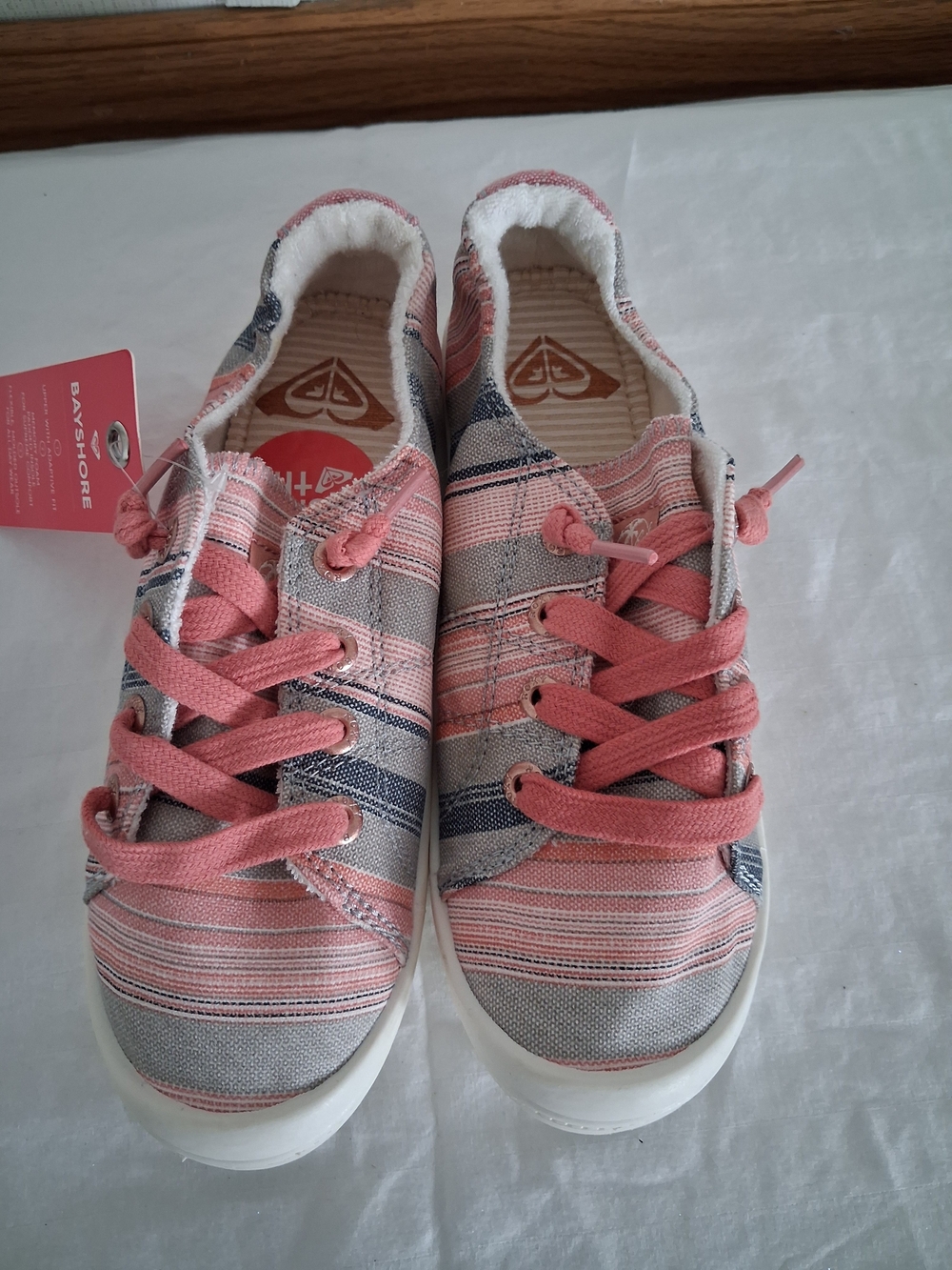 Girls Roxy Bayshore Pink Sneakers Size 3 New with Tags Never Worn No Box